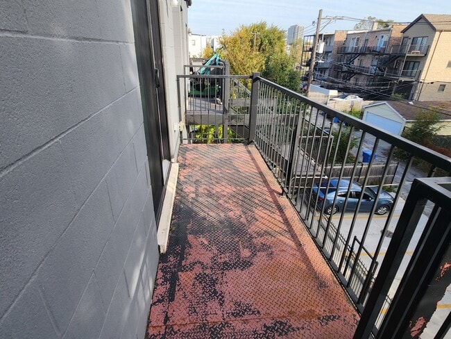 Building Photo - 6337 S Ellis Ave