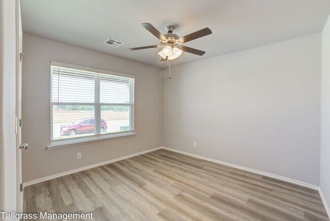 Building Photo - Beautiful 4/2.5/2 in Sand Springs!