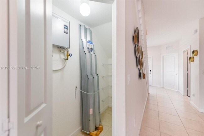 Building Photo - 20814 NE 5th Ct