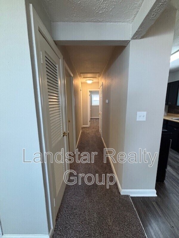 Building Photo - 4714 Seville Dr