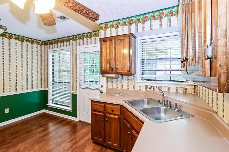 Building Photo - 6744 Blue Spruce Dr