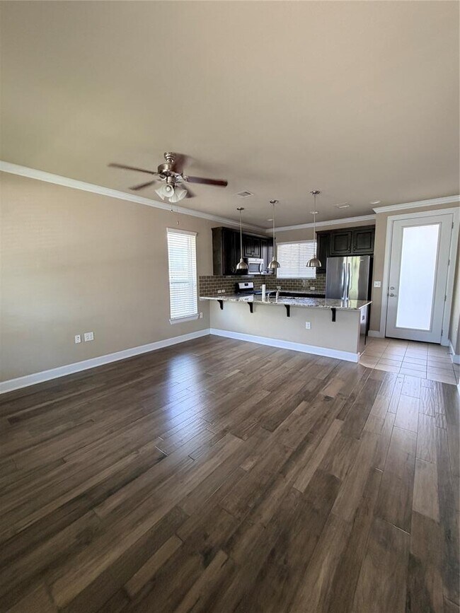 Building Photo - 4705 Rosedale Ave