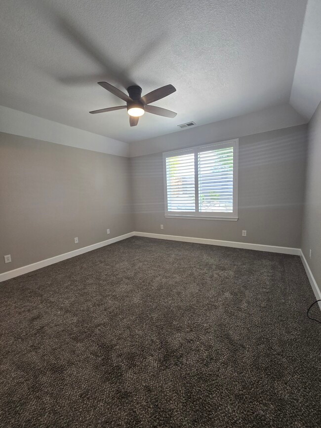 Building Photo - 1377 Stodick Ln