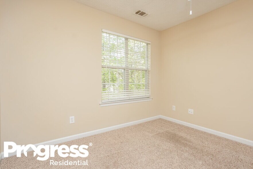 Building Photo - 2628 English Oaks Ln NW