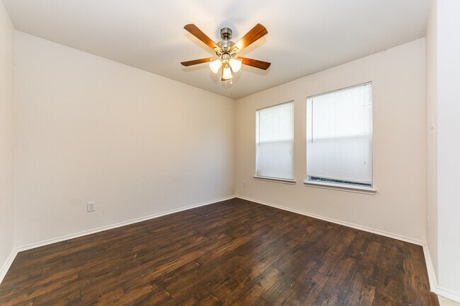 Building Photo - 2905 Frontier Ln