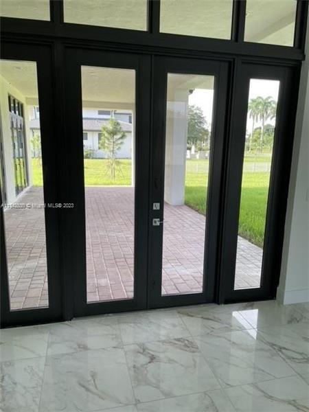Building Photo - 4855 SW 159th Ave