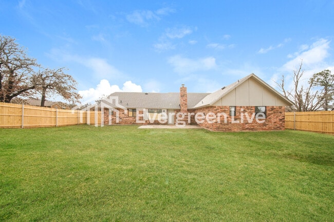 Building Photo - 14411 Autumn Dr