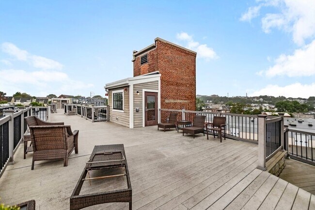 Building Photo - 88 Gerrish Ave