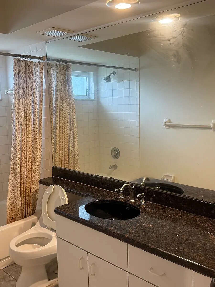 Building Photo - 2010 Chelam Way