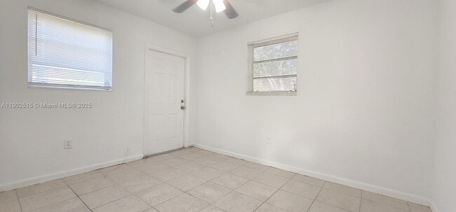 Building Photo - 2781 NW 13th Ct