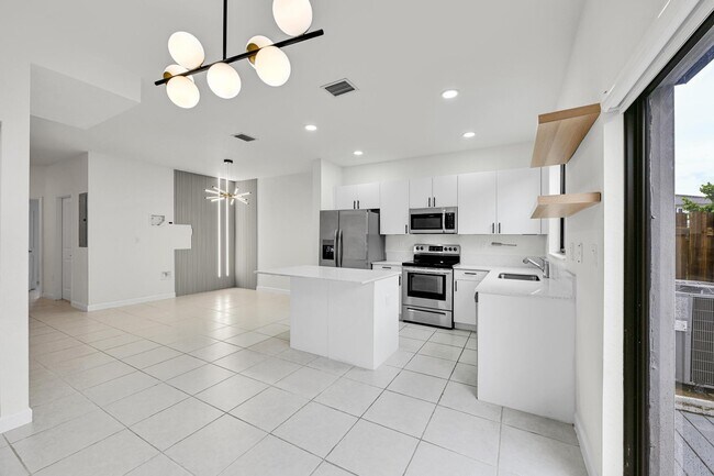 Building Photo - 13234 SW 285th St