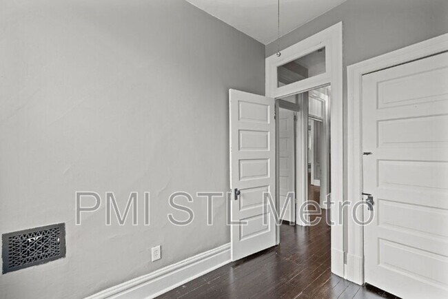 Building Photo - 4036 Flad Ave