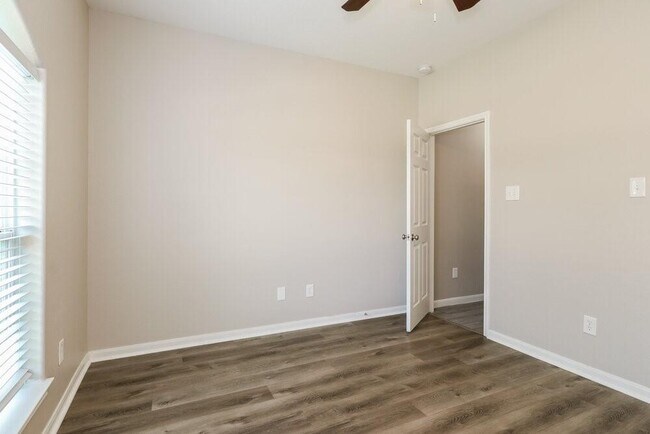 Building Photo - 18460 Sunrise Maple Dr