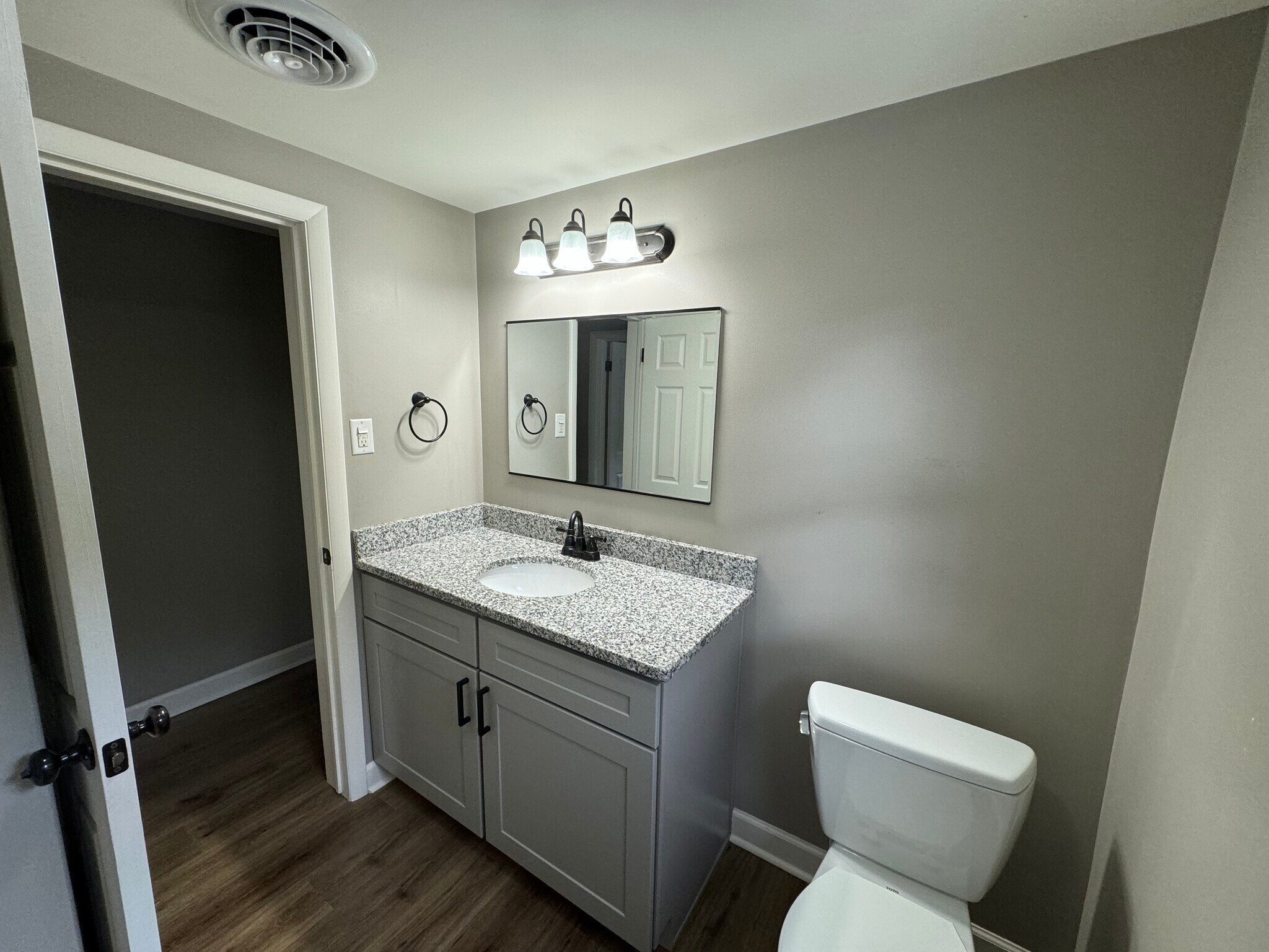 Bathroom - 4724 Hanover Pike