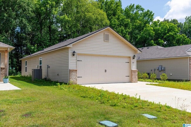 Building Photo - 60 Jonathan Dr