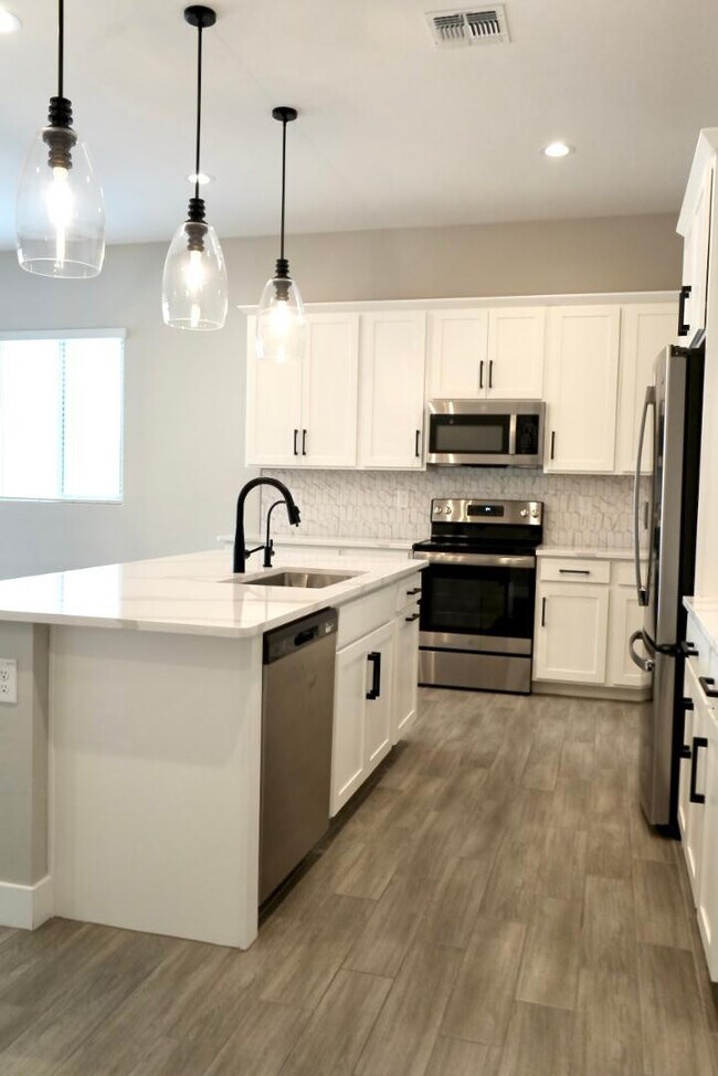 Building Photo - 20047 W Turney Ave