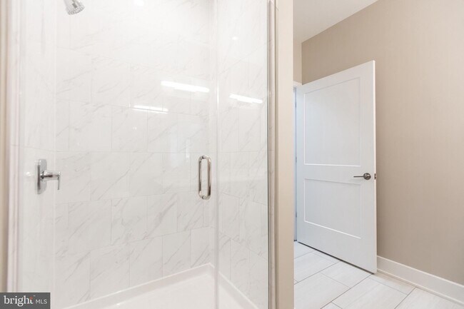 Building Photo - 145 Riverhaven Dr