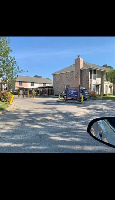 Building Photo - 1755 Boulevard De Province