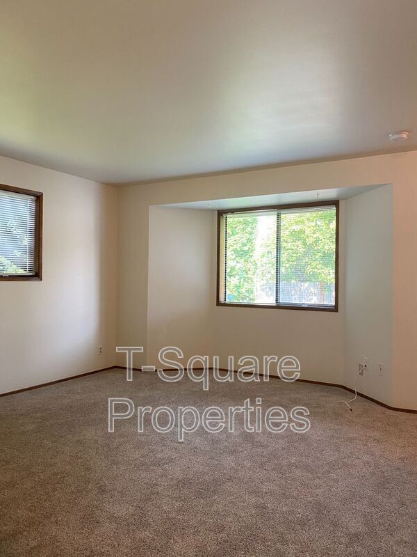 Building Photo - 2121 Chestnut St