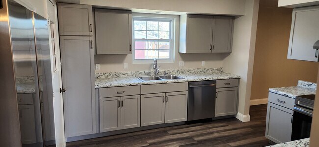 Kitchen - 7706 Berkshire Blvd