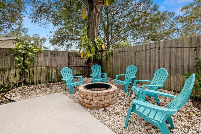 Building Photo - 1518 Wexford Dr E