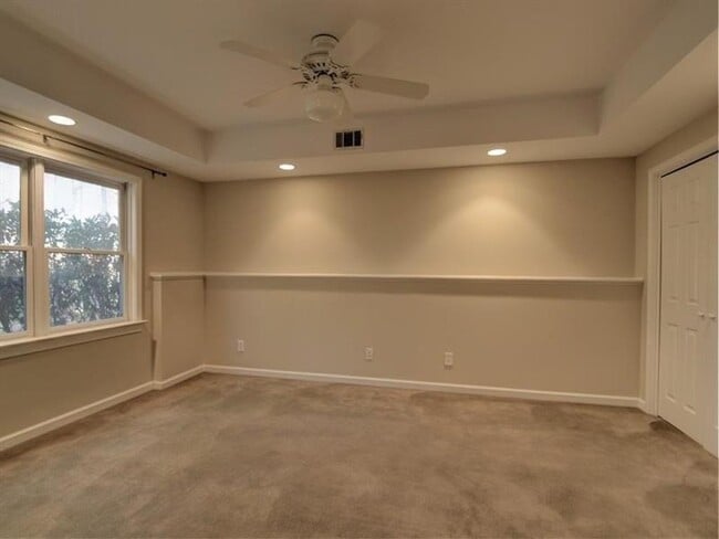 Building Photo - 515 Mellbrook Ln