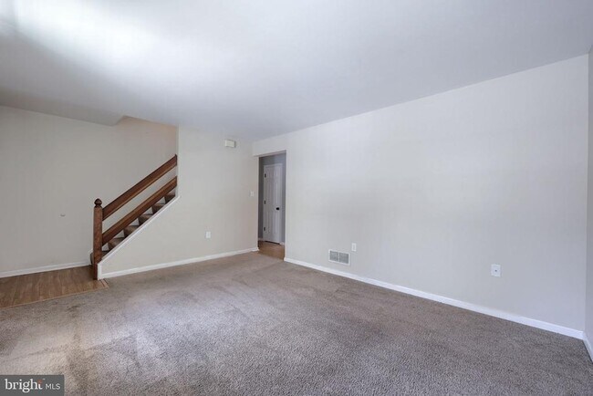 Building Photo - 604 Rockwood Dr