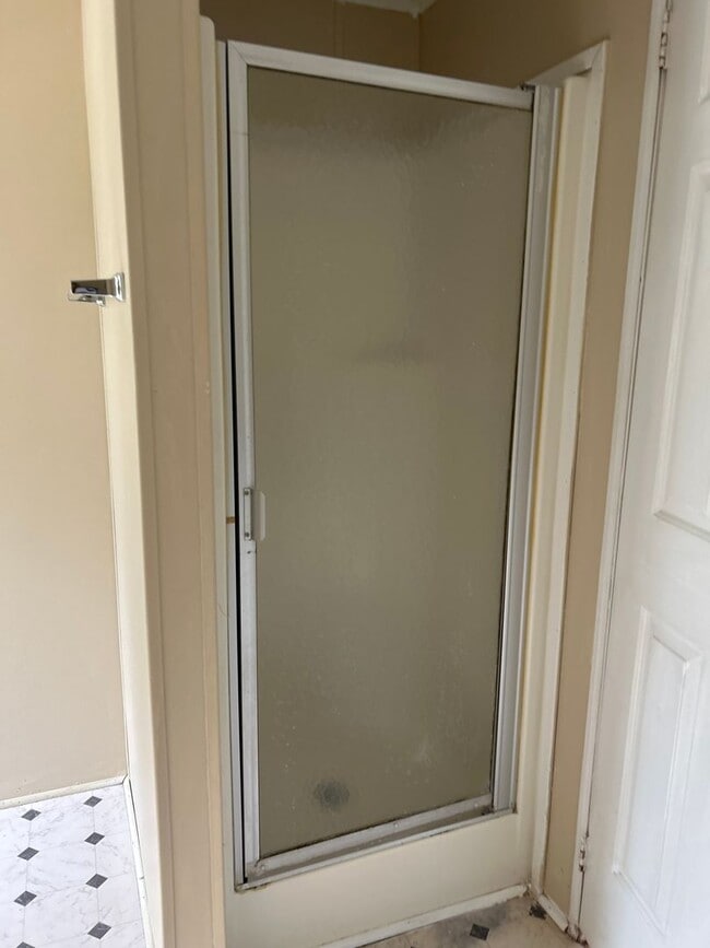 Building Photo - 209 McQueen St