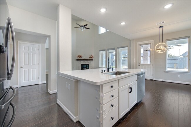 Building Photo - 28918 Woods Rose Ct