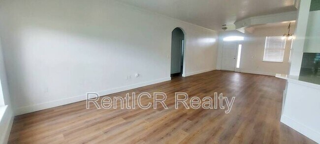Building Photo - 2723 Woodstream Cir