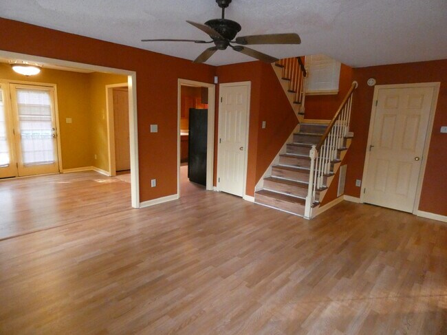 Building Photo - 3113 Olde Birch Dr