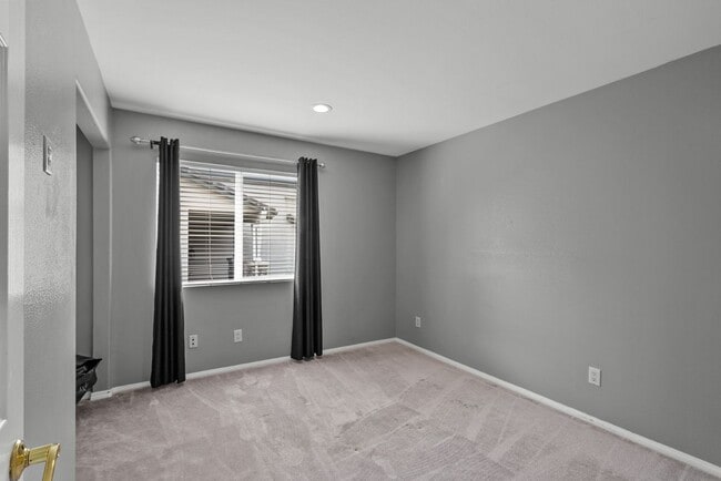 Building Photo - 26426 Cardinal Dr