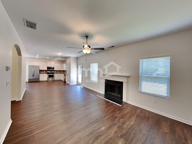 Building Photo - 306 Stable View Loop