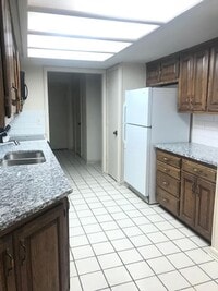 Building Photo - 2 Masters - Lawn Care Provided  - 3 bds/3 baths