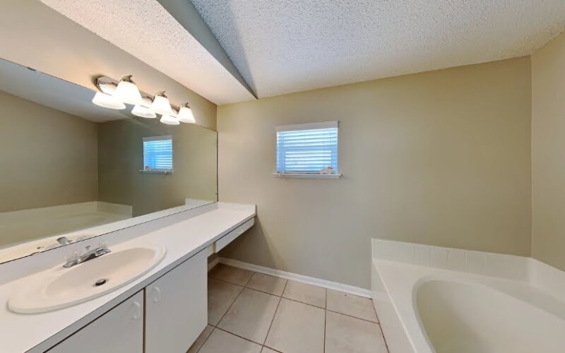 Building Photo - 1134 Munster Ct