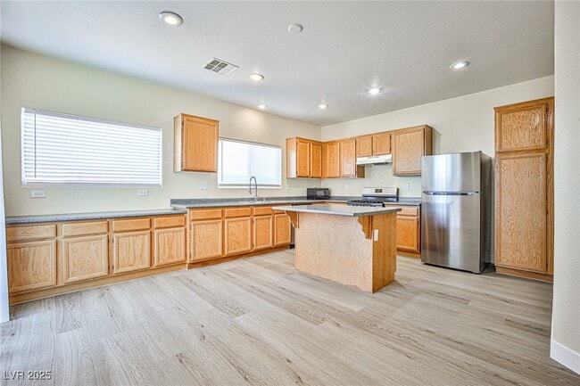 Building Photo - 12015 Spice Tree St