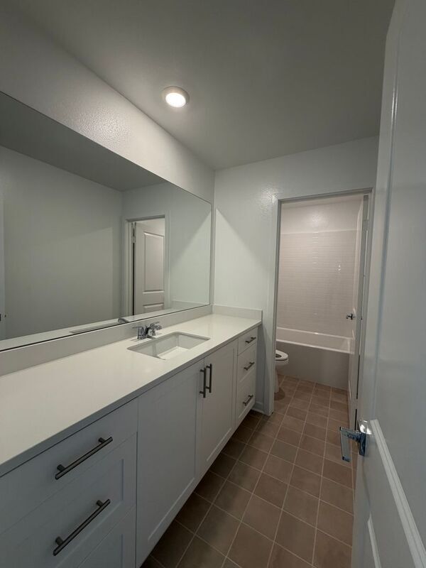 Building Photo - 36549 Altisima Dr