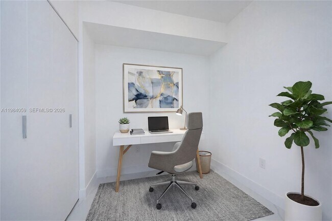 Building Photo - 700 NE 24th St