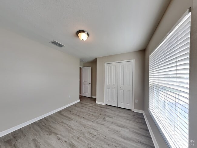 Building Photo - 1605 Broad Winged Hawk Dr