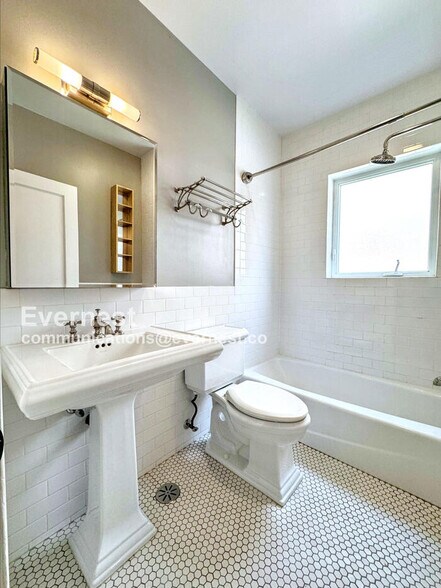 Building Photo - 983 S Gilpin St