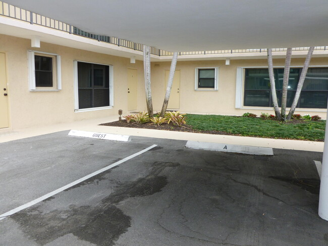Building Photo - 2 SE Turtle Creek Dr