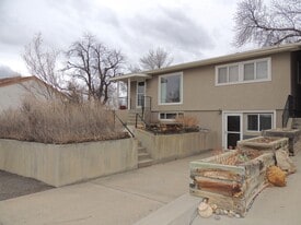 Building Photo - 408 Dressell Dr