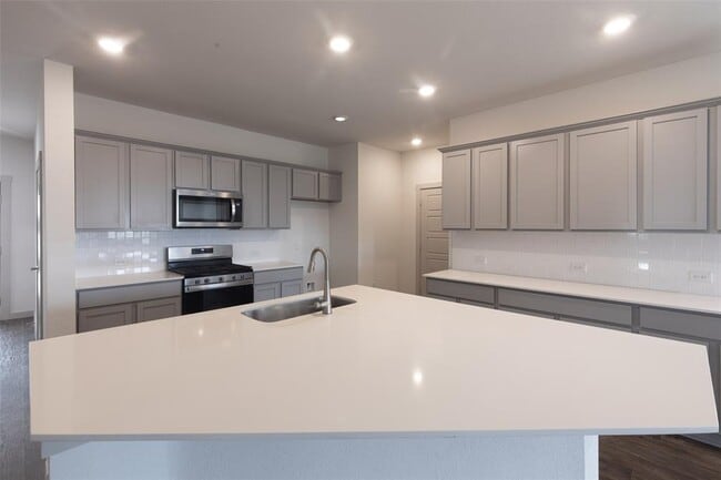 Building Photo - 2913 Louris Ln