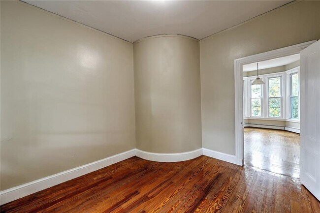 Building Photo - 35 Hammond St