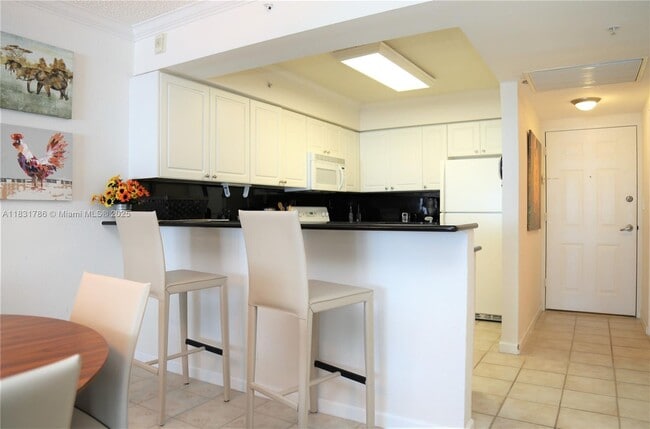 Building Photo - 2501 S Ocean Dr