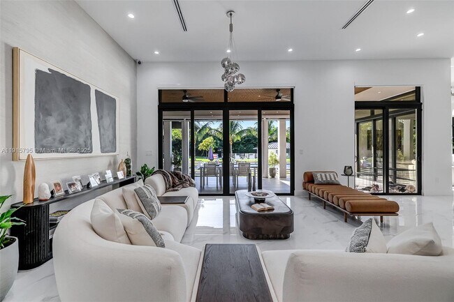 Building Photo - 250 NW 129th Ave