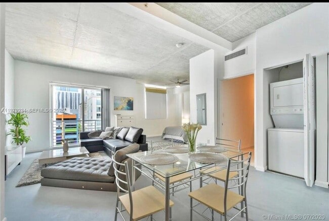 Building Photo - 234 NE 3rd St