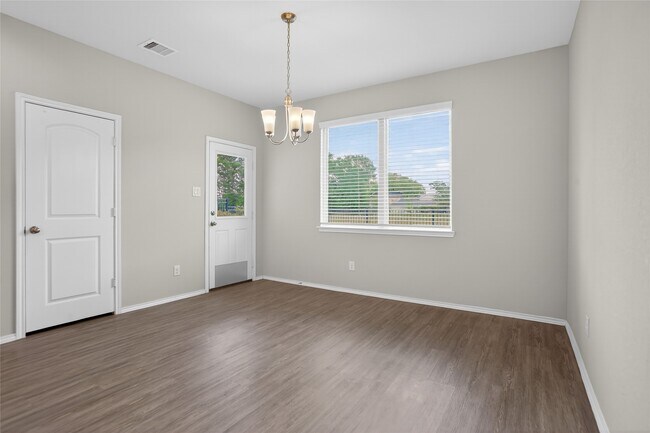 Building Photo - 16817 Pink Wintergreen Dr