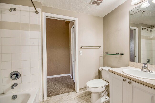 Building Photo - 11010 Legacy Dr