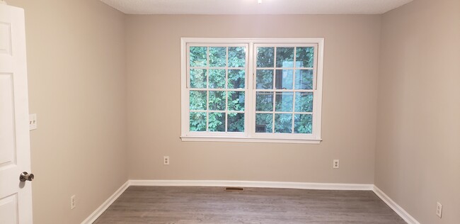 Master Bedroom - 102 Reton Ct